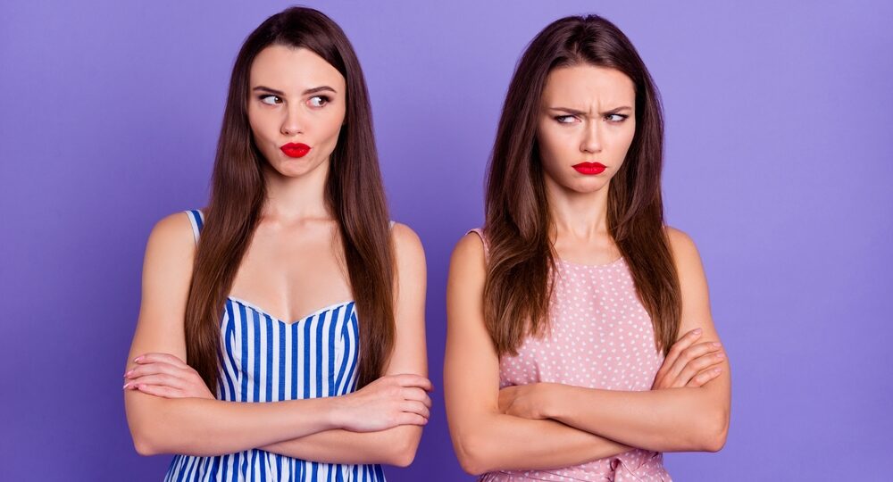 Photo,Of,Unhappy,Sad,Two,Best,Friends,Dressed,Summer,Clothes